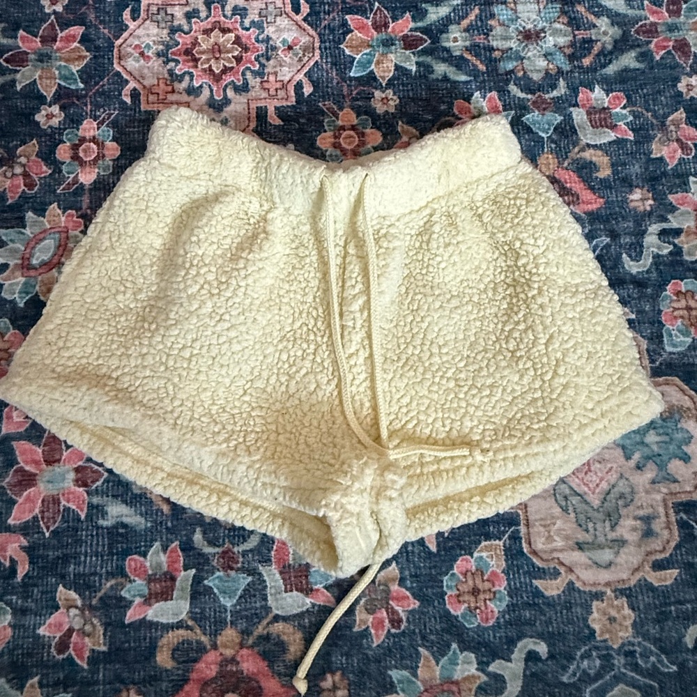No Boundaries Cream Sherpa Shorts XS
